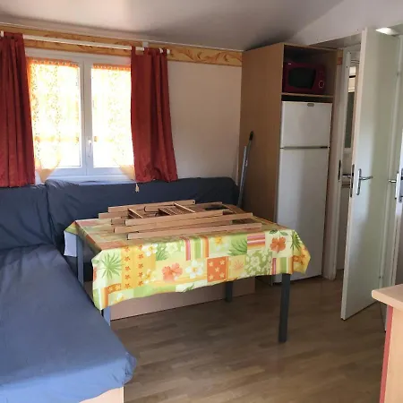 Aux Pied De La Foret A 5 Mm Des Plages